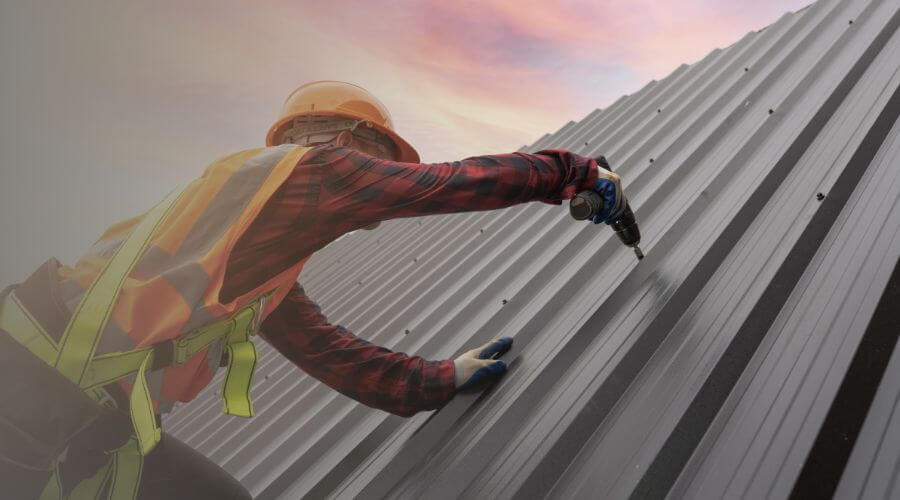 Professional gutter cleaning in Hoyt, KS